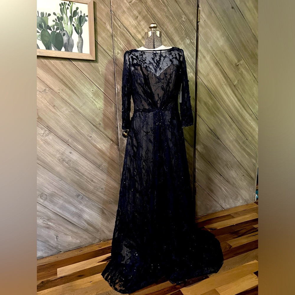 Rene Ruiz Collection- Gorgeous Navy Lace Gown super flattering never worn!